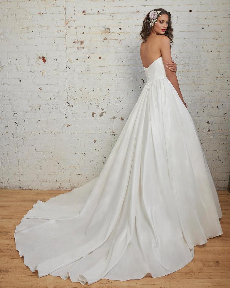 123250 princess ball gown wedding dress with sweetheart neckline2